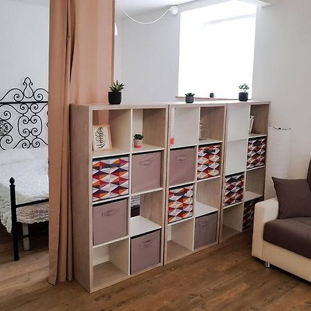 Thekeystudio, Studio Beige Nel Centro, 4 Minuti Dal Mare Bordighera Exterior foto