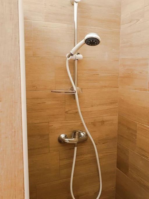 Thekeystudio, Studio Beige Nel Centro, 4 Minuti Dal Mare Bordighera Exterior foto